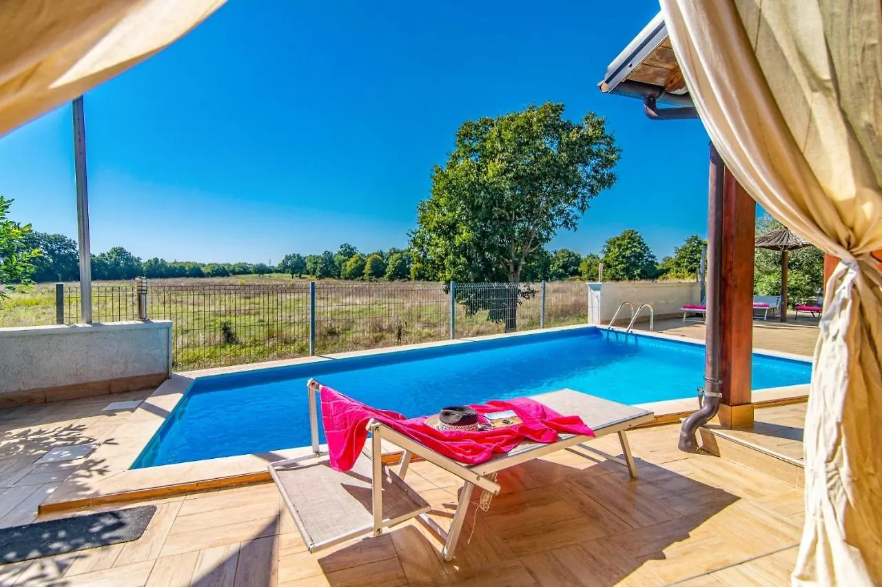 Villa Tanja By Villa Plus Pula 0*,